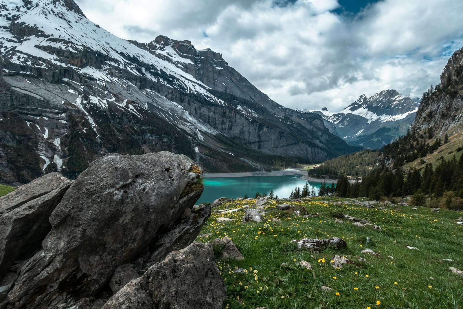 Beitragsbild für: Alpine Lakes: Where the Mountains Meet Crystal-Clear Water