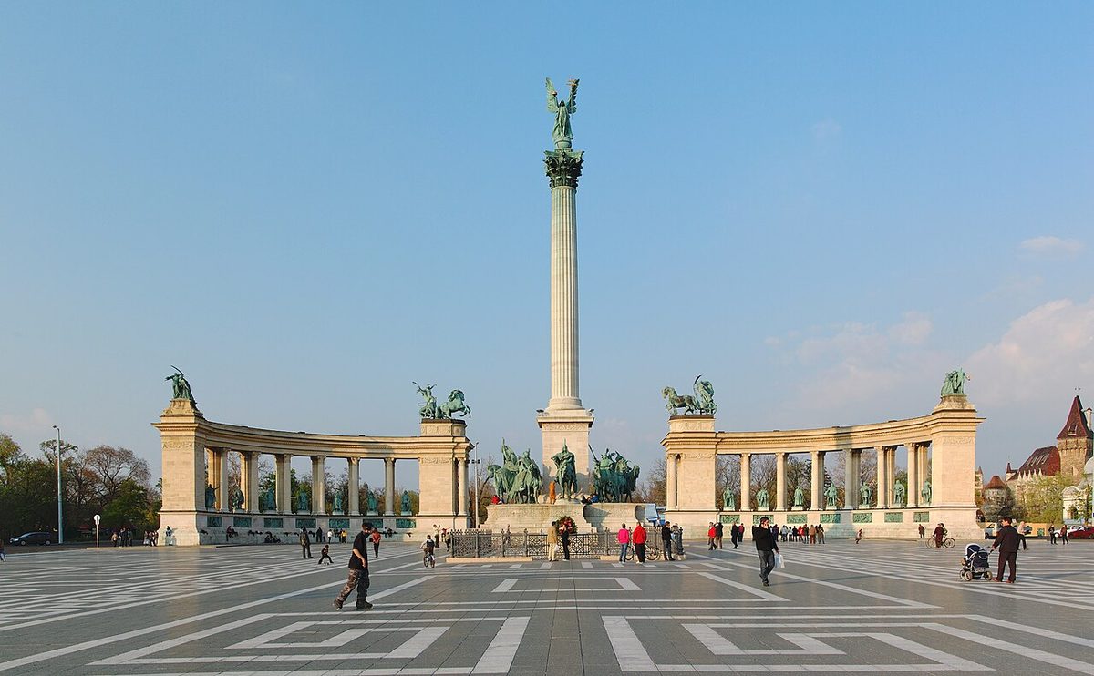 Heldenplatz und Stadtwäldchen