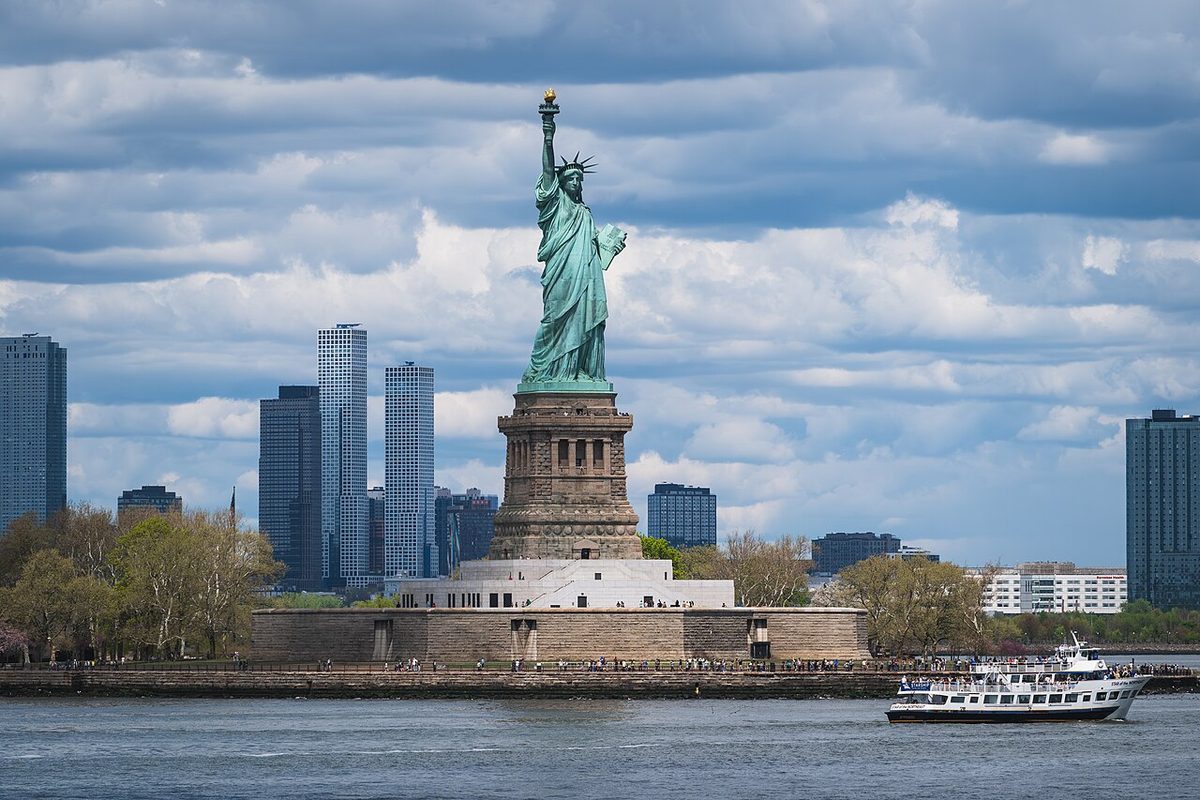 Freiheitsstatue und Ellis Island