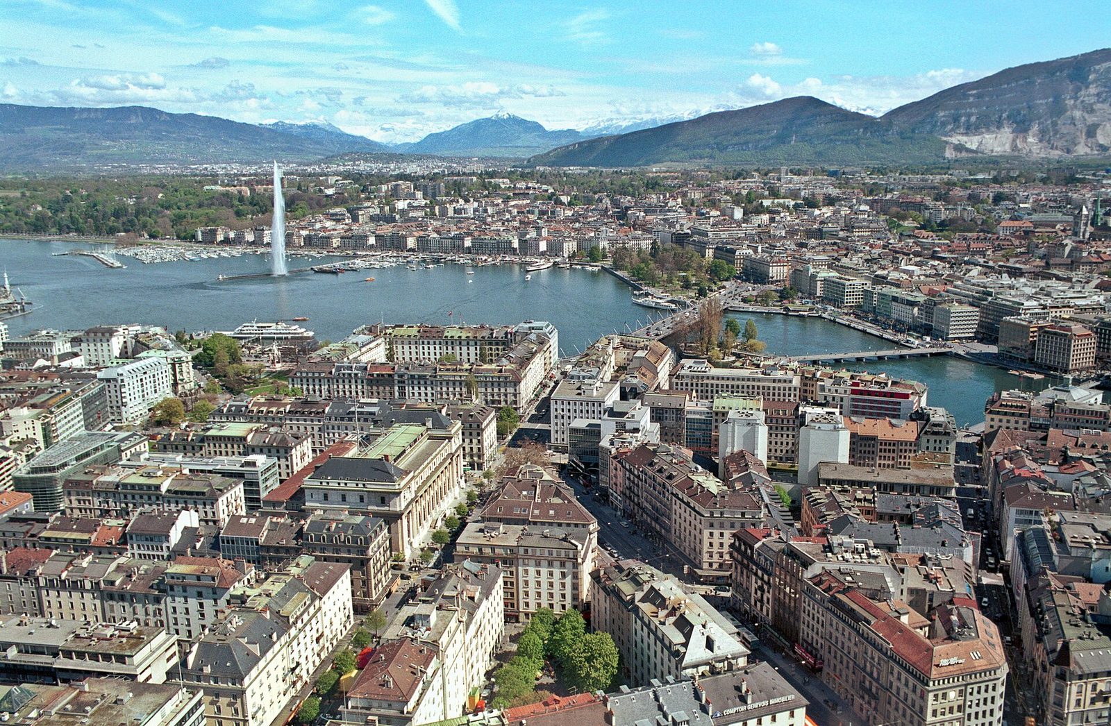 Geneva and the Jet d'Eau from above