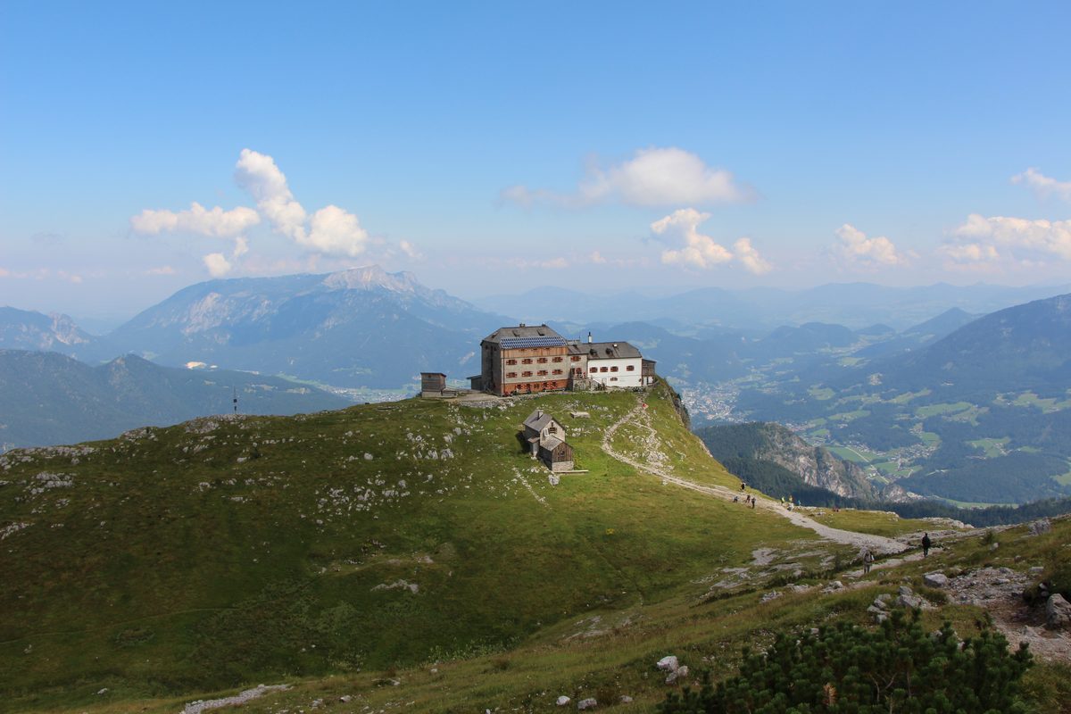Watzmannhaus vom Watzmann aus