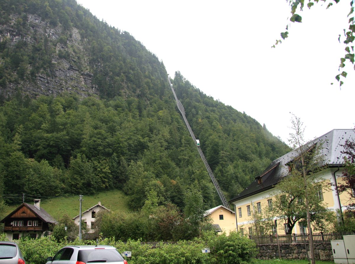 Salzbergbahn über Hallstatt