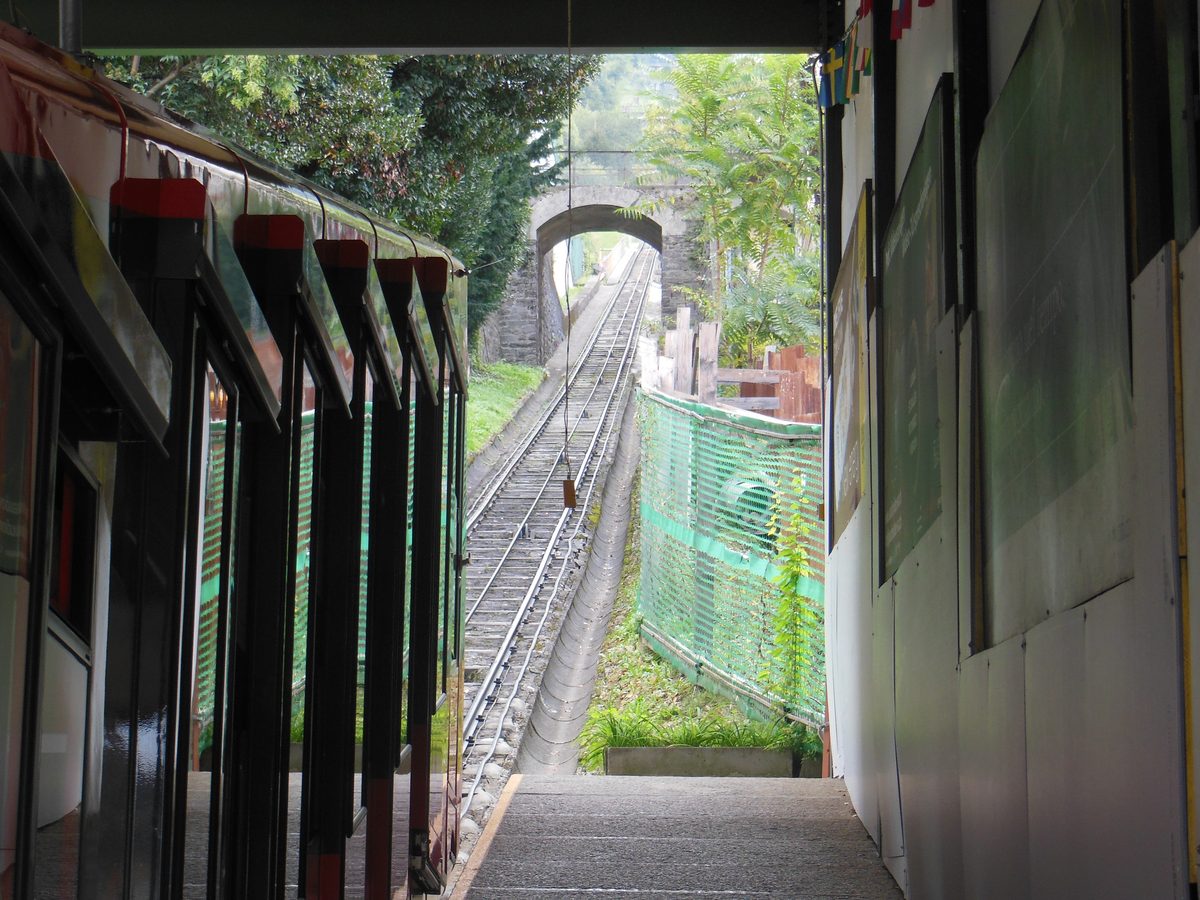 Gleis der Standseilbahn San Salvatore
