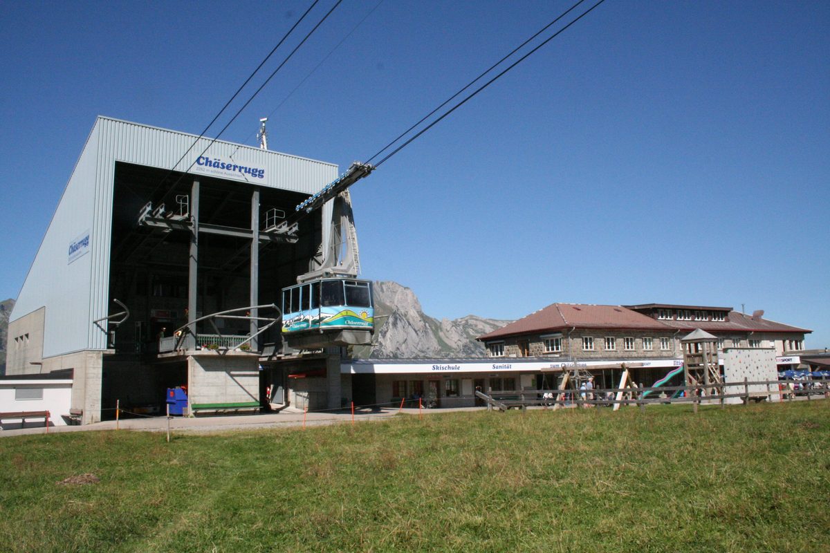 Station Iltios mit dem Bergrestaurant